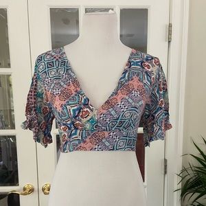 Patterned LF cropped top with flowy sleeves